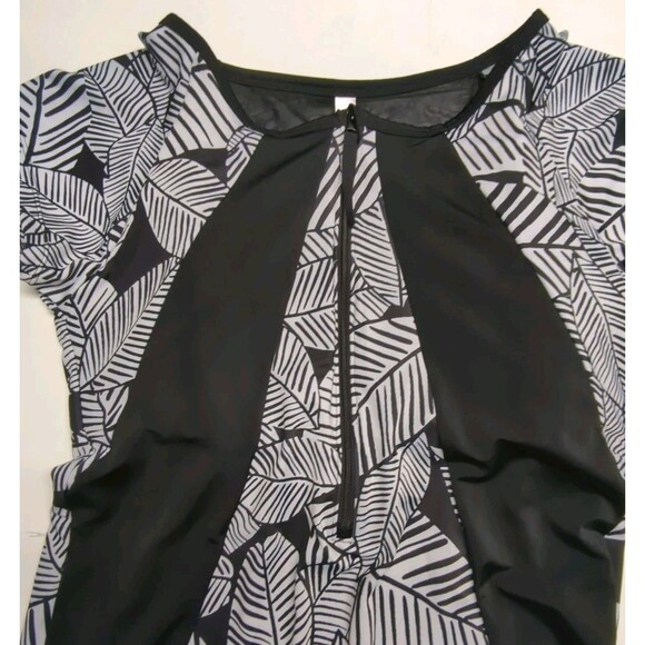 Swim By CACIQUE Active No Wire Lightly Lined Full Coverage One-Piece Swimsuit 18 - Picture 4 of 13